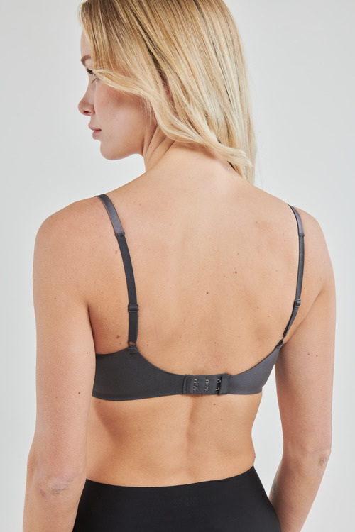 Triumph BODY  MAKE UP SOFT TOUCH Siva