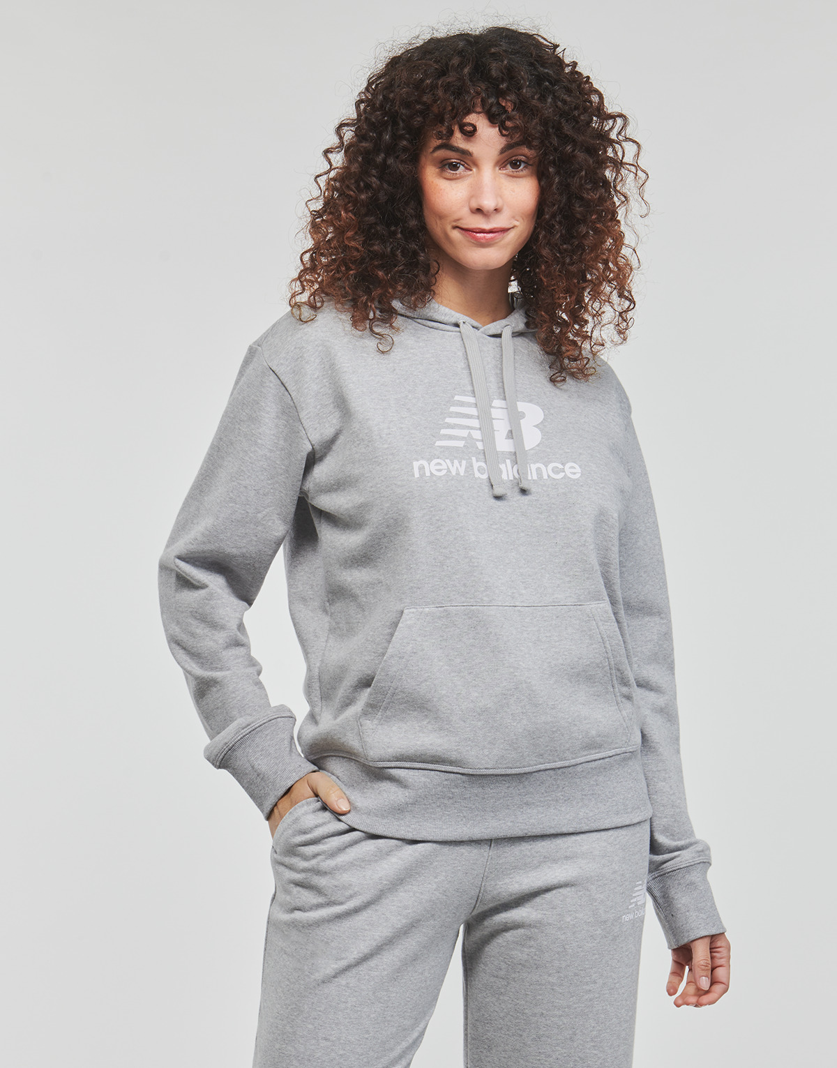 Oblačila Ženske Puloverji New Balance Essentials Stacked Logo Hoodie Siva