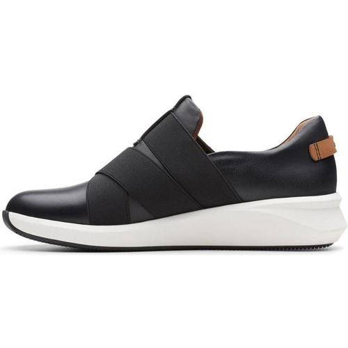 Clarks  Črna