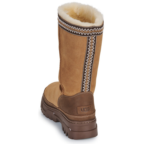 UGG W CLASSIC TALL TRAILGAZER Konjak