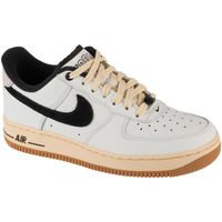 Čevlji  Ženske Nizke superge Nike Wmns Air Force 1 07 Bela